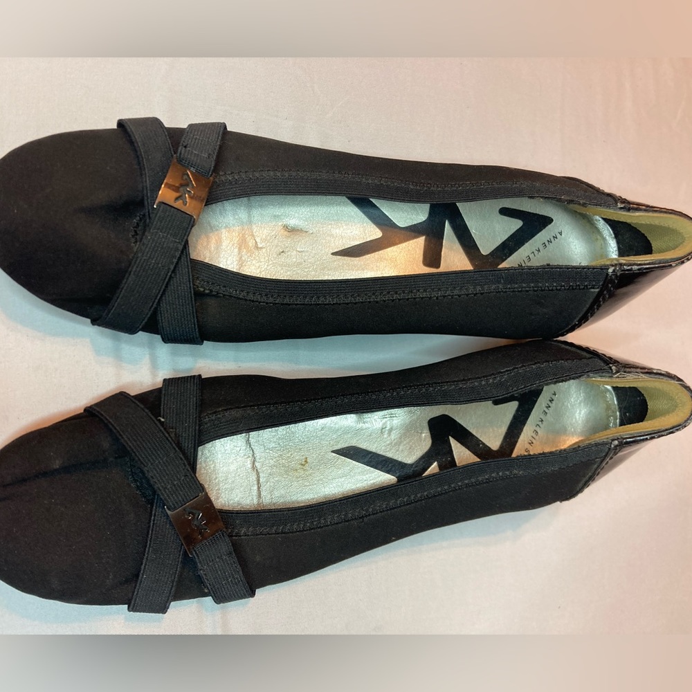 Anne Klein Black flats size 8